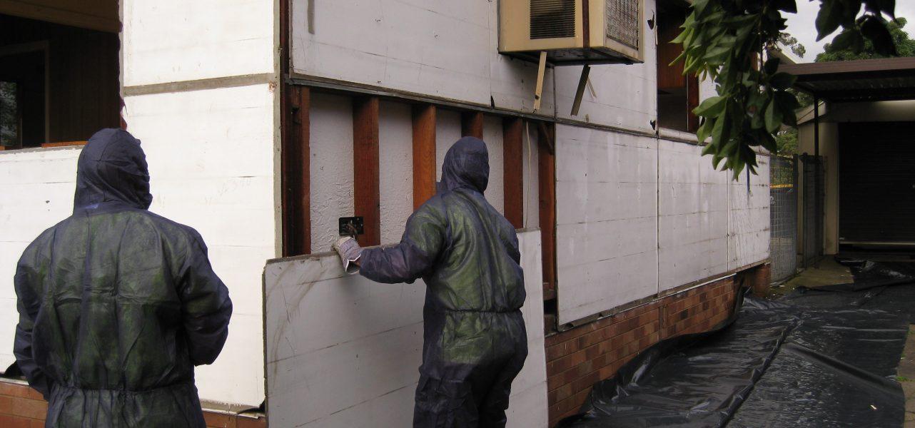 Safe-asbestos-removal-in-progress